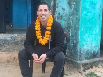 Nepal veterinary care volunteer